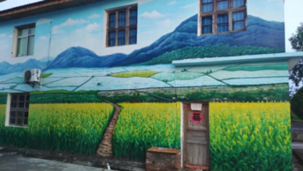 精準(zhǔn)幫扶舉措接續(xù)鄉(xiāng)村振興——江西青年職業(yè)學(xué)院2022年度鄉(xiāng)村振興工作綜述 以墻體彩繪為筆，繪就美麗鄉(xiāng)村新畫卷